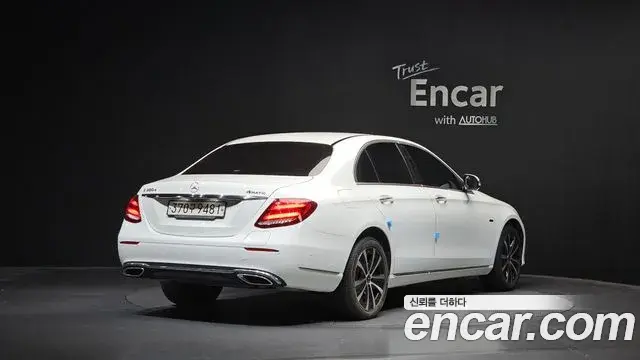 Mercedes-Benz E-Class 2020 — Фото 2/20
