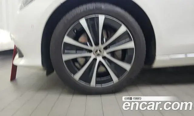 Mercedes-Benz E-Class 2020 — Фото 5/20