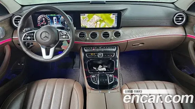 Mercedes-Benz E-Class 2020 — Фото 7/20