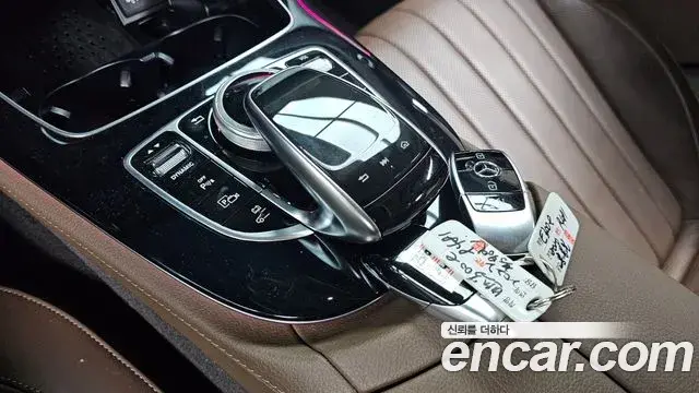 Mercedes-Benz E-Class 2020 — Фото 15/20