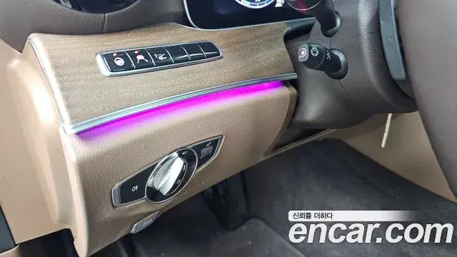 Mercedes-Benz E-Class 2020 — Фото 20/20