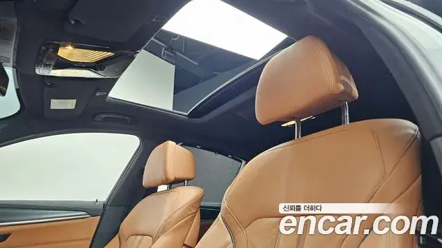 BMW 5 Series 2023 — Фото 17/20