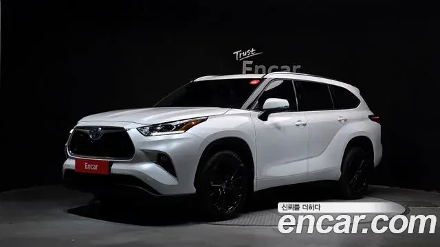 Toyota Highlander 2023 — Şəkil 32/33