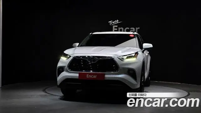 Toyota Highlander 2023 — Şəkil 23/33