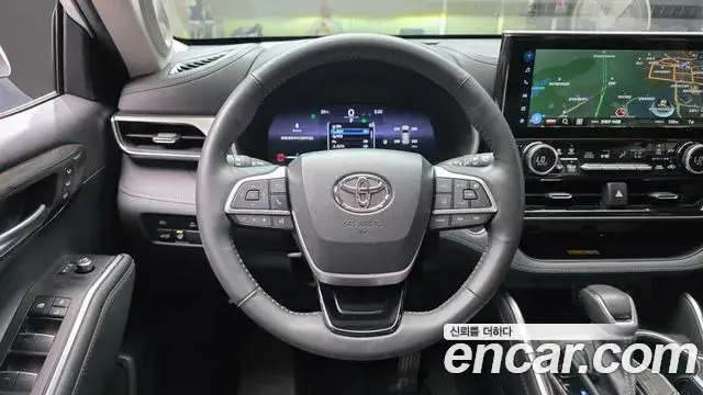 Toyota Highlander 2023 — Şəkil 31/33