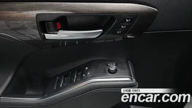 Toyota Highlander 2023 — Şəkil 19/33