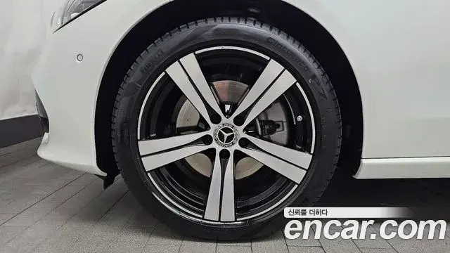 Mercedes-Benz C-Class 2026 — Photo 5/20