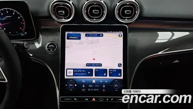 Mercedes-Benz C-Class 2026 — Photo 12/20