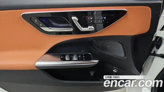 Mercedes-Benz C-Class 2026 — Photo 17/20