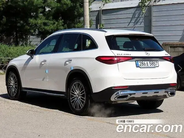 Mercedes-Benz GLC-Class 2026 — Фото 3/7