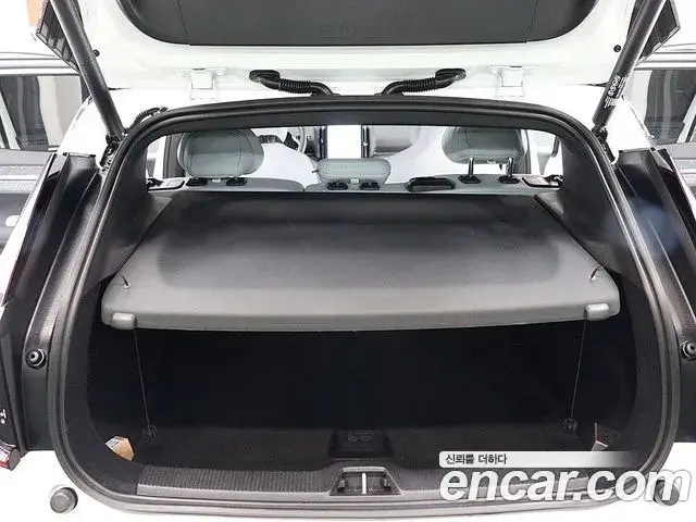 Volvo EX30 2025 — Photo 9/19