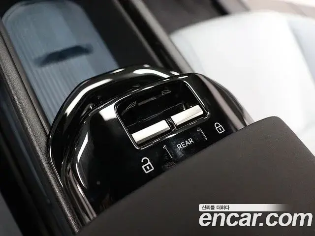 Volvo EX30 2025 — Photo 18/19