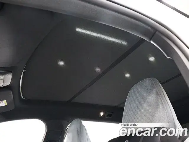 Volvo EX30 2025 — Photo 17/19