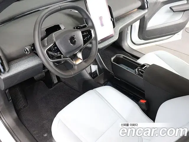 Volvo EX30 2025 — Photo 15/19