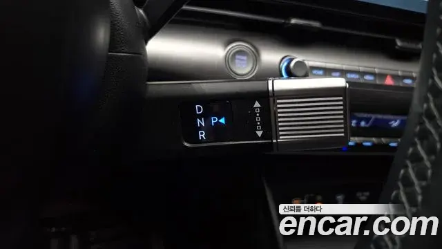 Hyundai Kona 2023 — Фото 9/20