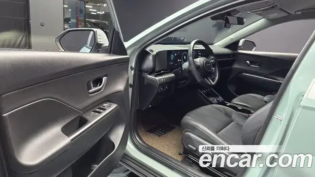 Hyundai Kona 2023 — Фото 10/20