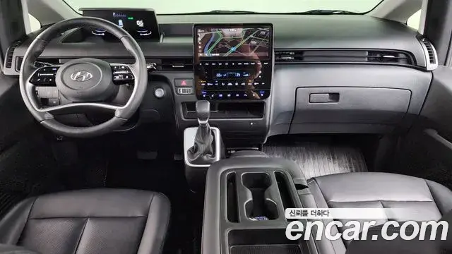 Hyundai Staria 2023 — Фото 7/20