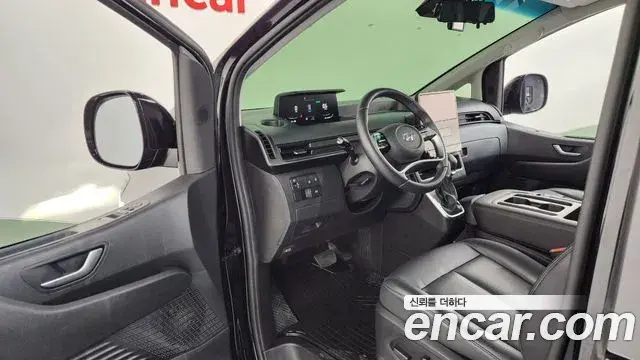 Hyundai Staria 2023 — Фото 10/20