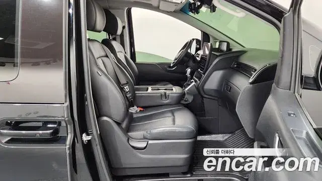 Hyundai Staria 2023 — Фото 11/20