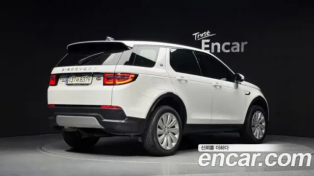 Land Rover Discovery Sport 2020 — Фото 2/20
