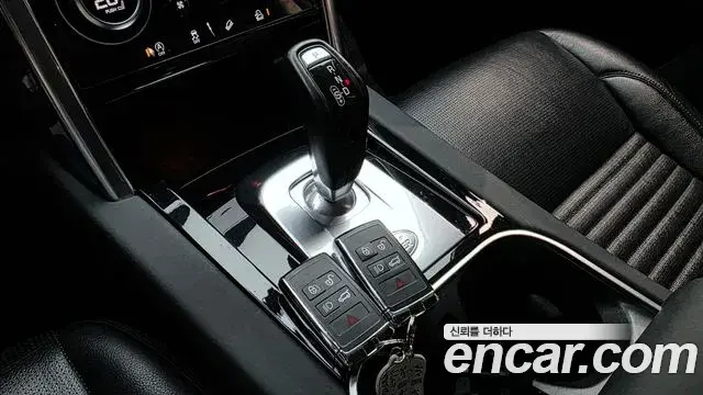 Land Rover Discovery Sport 2020 — Фото 9/20