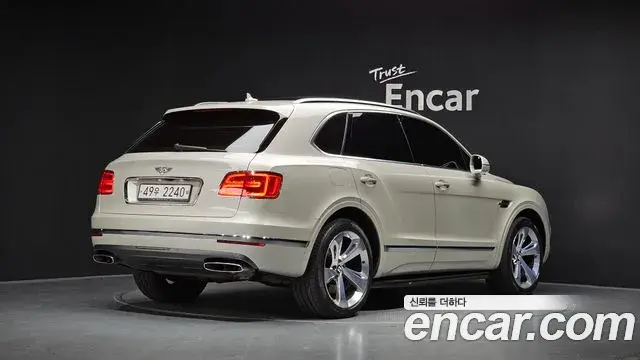 Bentley Bentayga 2018 — Photo 17/41