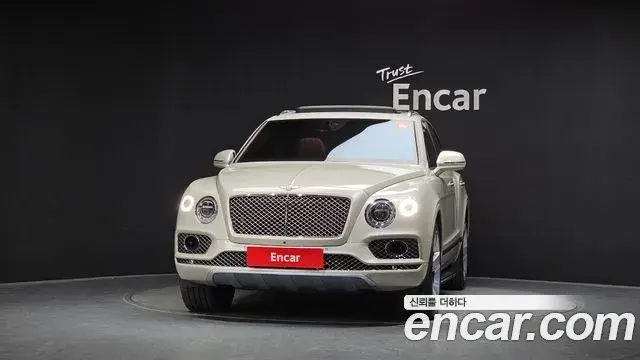 Bentley Bentayga 2018 — Photo 36/41