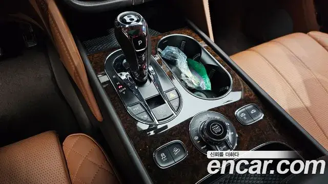 Bentley Bentayga 2018 — Photo 23/41