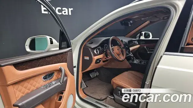 Bentley Bentayga 2018 — Photo 18/41