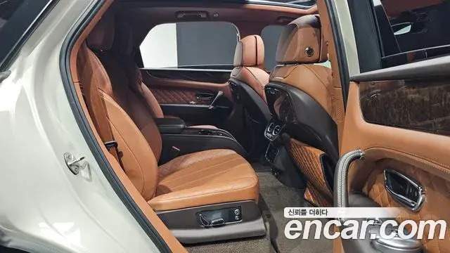 Bentley Bentayga 2018 — Photo 10/41