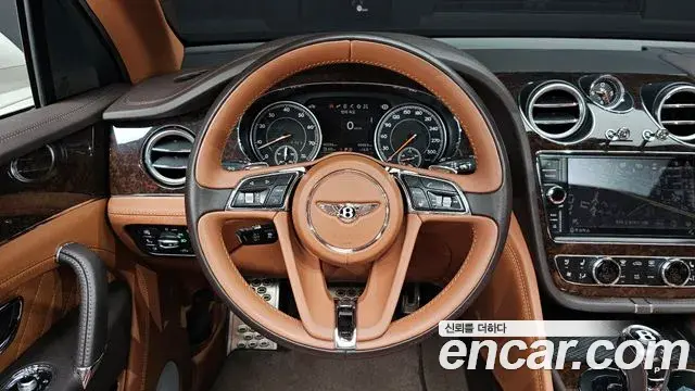 Bentley Bentayga 2018 — Photo 4/41