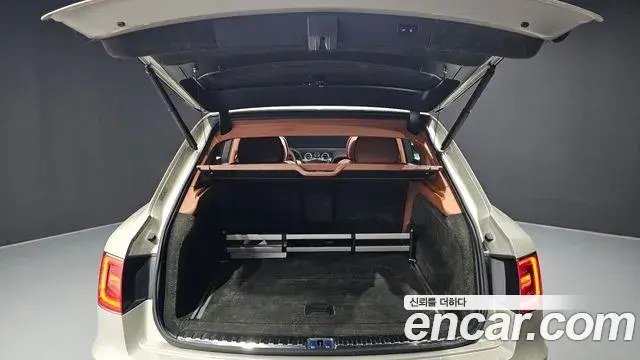 Bentley Bentayga 2018 — Photo 14/41