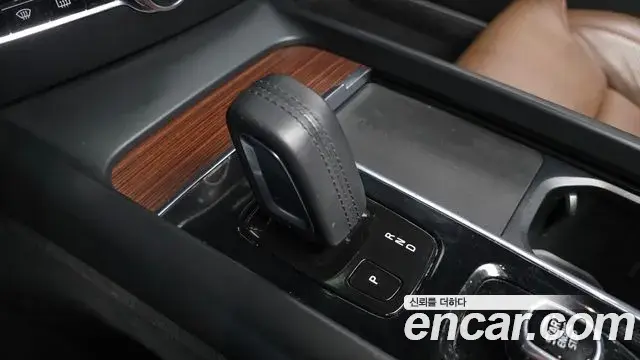 Volvo V60 Cross Country 2021 — Photo 17/35