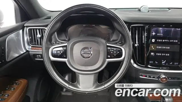 Volvo V60 Cross Country 2021 — Photo 35/35
