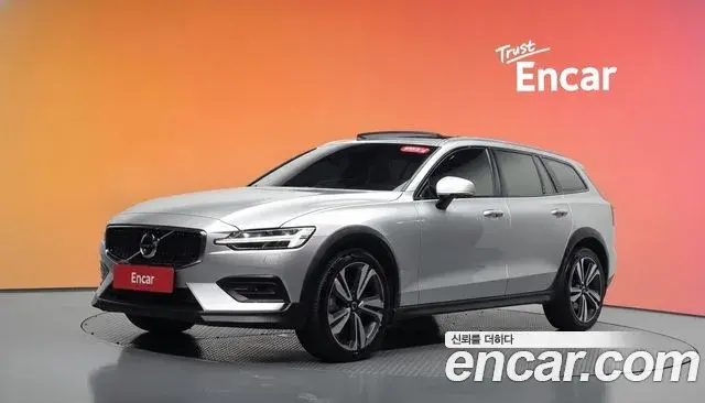 Volvo V60 Cross Country 2021 — Photo 16/35