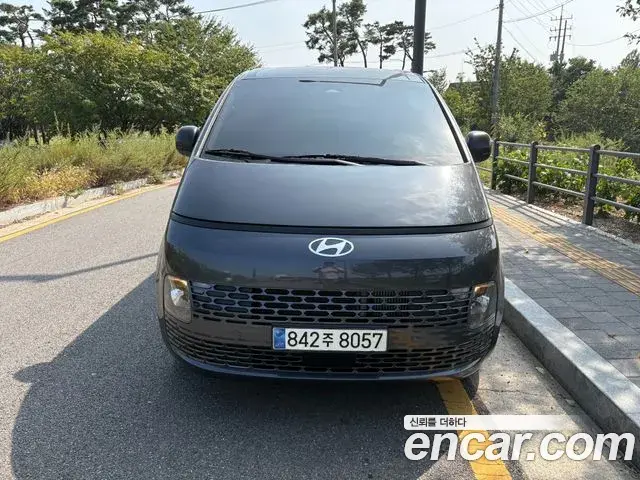 Hyundai Staria 2024 — Фото 1/16