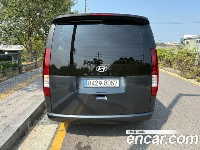 Hyundai Staria 2024 — Фото 3/16