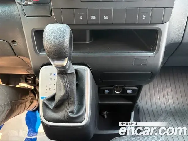 Hyundai Staria 2024 — Фото 11/16