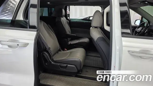 Kia Carnival 2024 — Photo 12/20