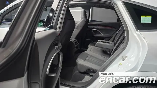 Audi Q5 2025 — Фото 12/20