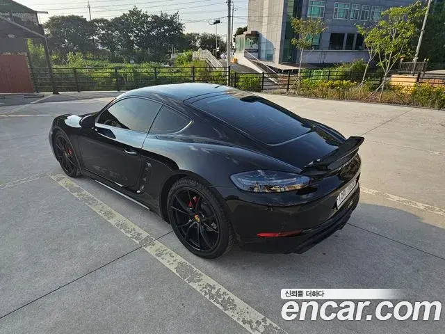 Porsche 718 Cayman 2018 — Фото 9/20