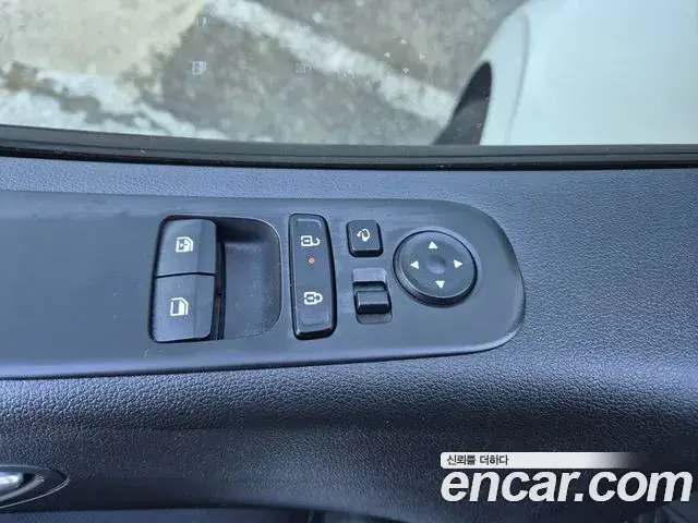 Hyundai Staria 2025 — Фото 14/20