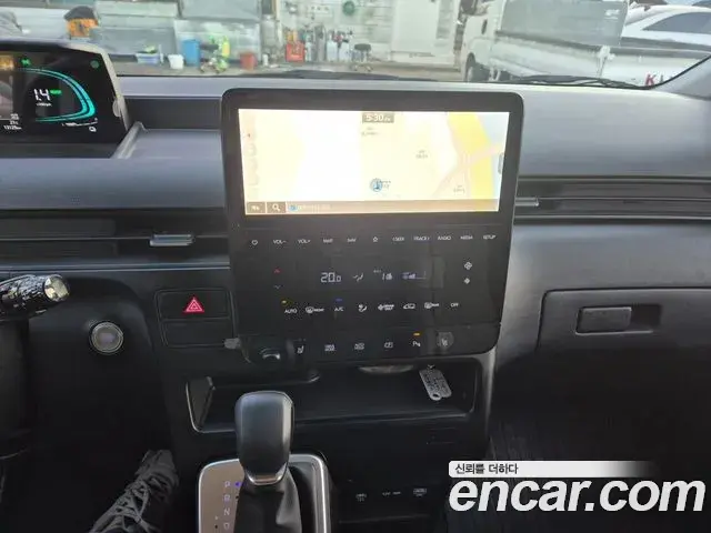 Hyundai Staria 2025 — Фото 15/20