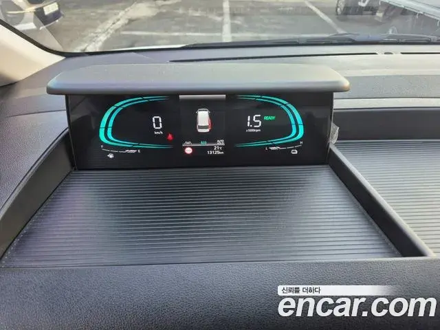 Hyundai Staria 2025 — Фото 16/20