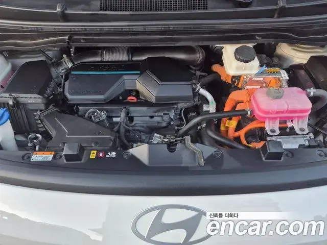 Hyundai Staria 2025 — Фото 18/20