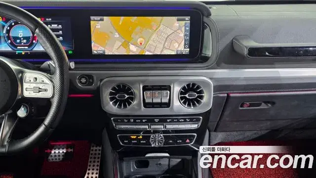 Mercedes-Benz G-Class 2022 — Photo 2/20