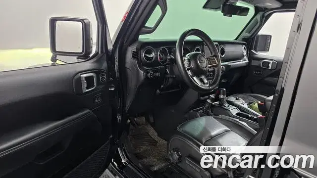 Jeep Wrangler 2023 — Фото 10/20