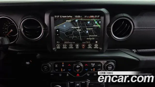 Jeep Wrangler 2023 — Фото 12/20