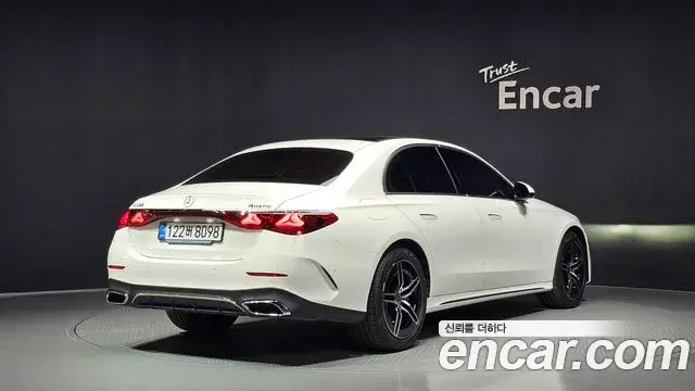 Mercedes-Benz E-Class 2025 — Фото 2/20
