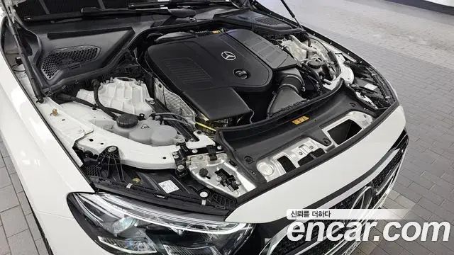 Mercedes-Benz E-Class 2025 — Фото 6/20